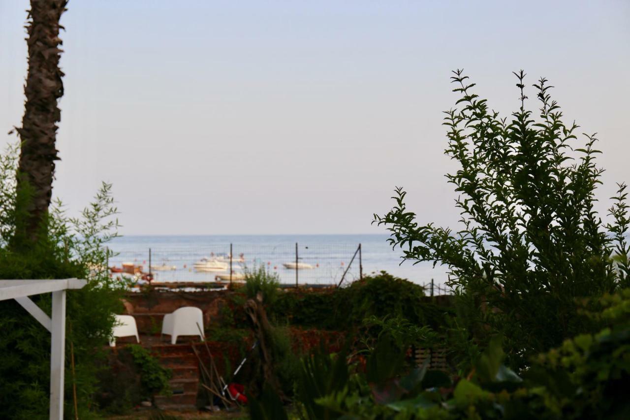 Villa Acquabianca Aci Castello Esterno foto
